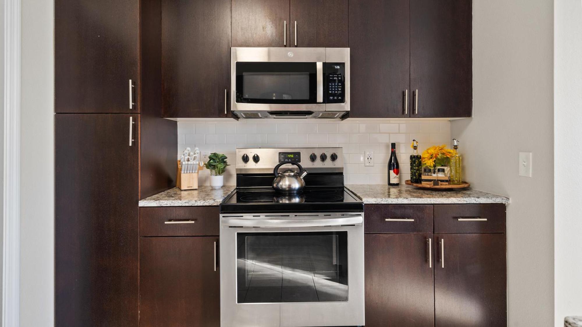 Апартаменты Urban 2Br2Ba Gem-Near Airport Тампа Экстерьер фото