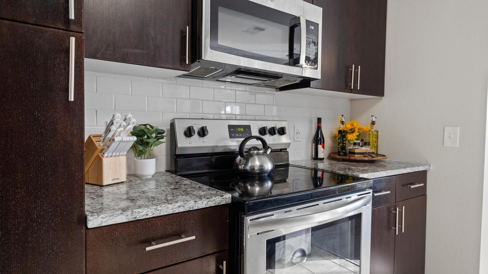 Апартаменты Urban 2Br2Ba Gem-Near Airport Тампа Экстерьер фото