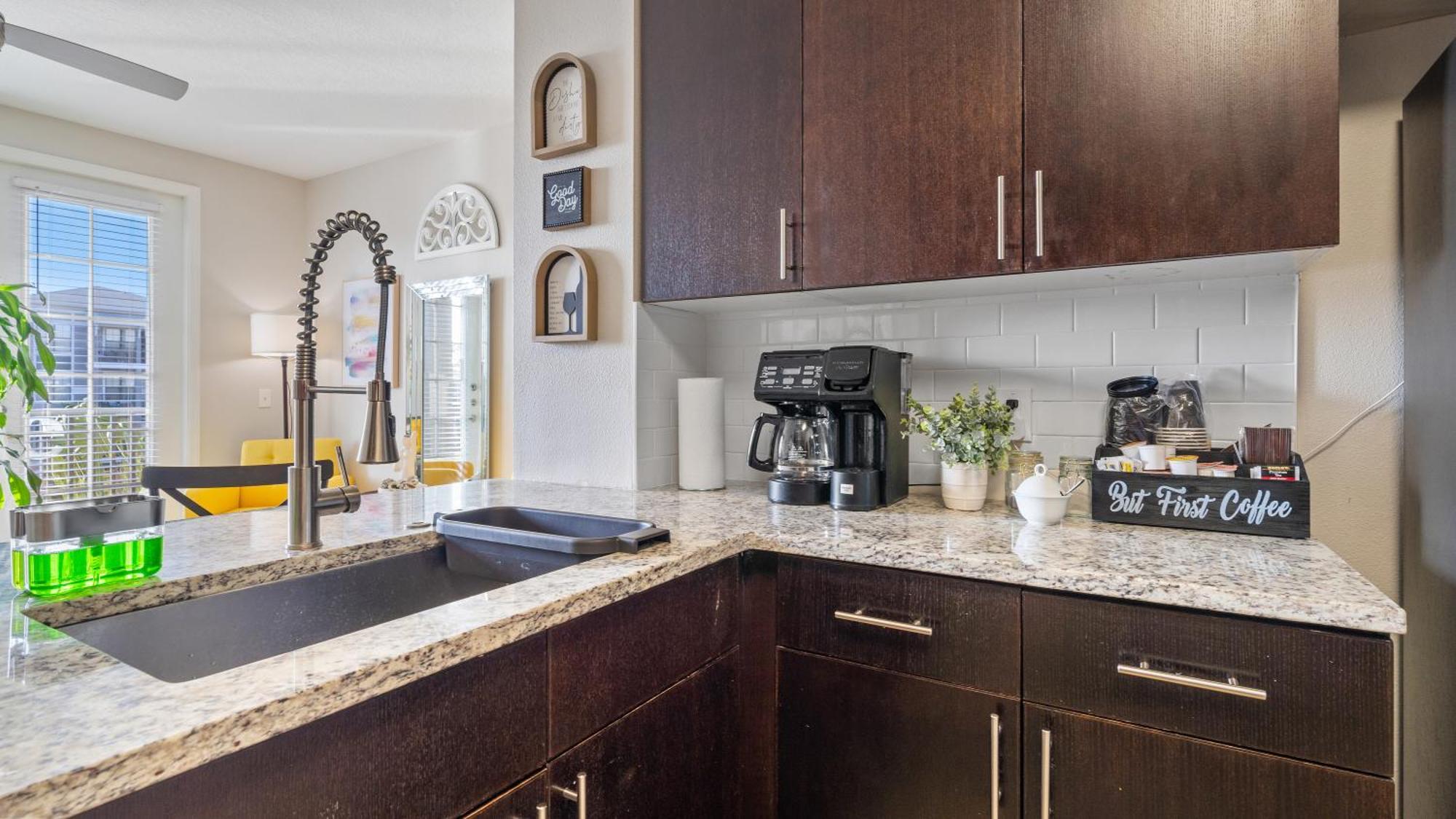 Апартаменты Urban 2Br2Ba Gem-Near Airport Тампа Экстерьер фото